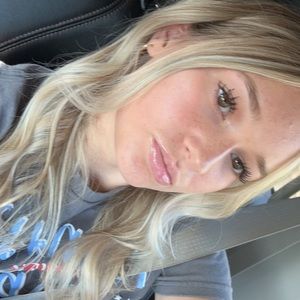 Meet your Posher, Davinee